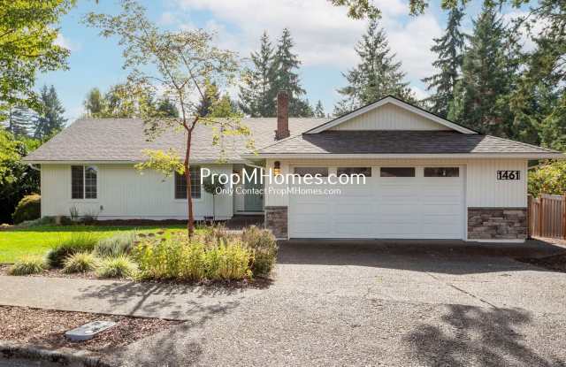 Beautifully Updated 3 Bedroom Luxury Home in Palisades! - 1461 Greentree Circle, Lake Oswego, OR 97034