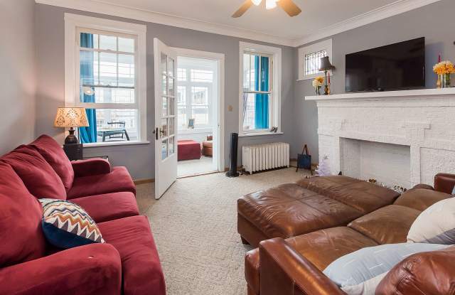 1254 West North Shore Avenue Gallery 2