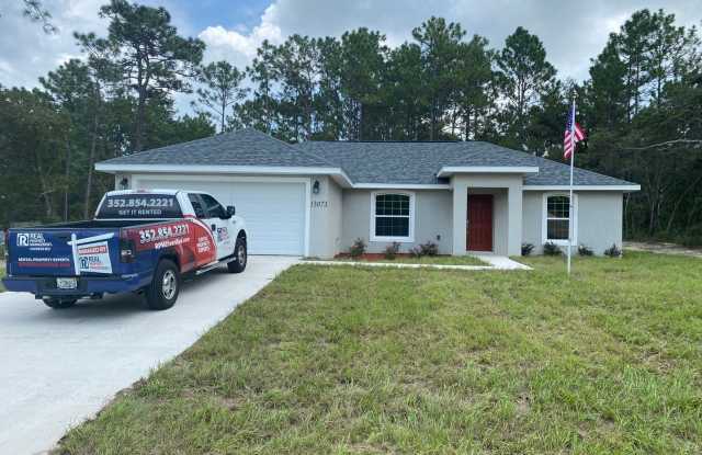 Desirable SW Ocala Neighborhood 3/2/2 *WON'T LAST* photos photos