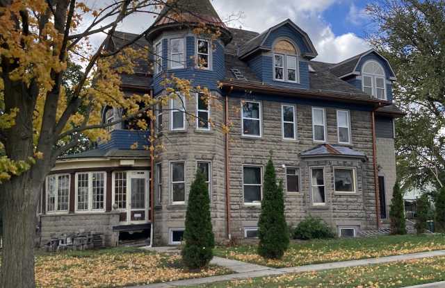 711 Maple St photos photos