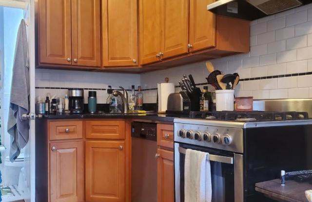 32 Middagh Street - 32 Middagh Street, Brooklyn, NY 11201