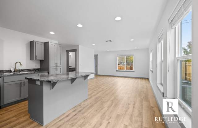 3 Bed/2.5 Bath Townhome in Medford Gallery 3