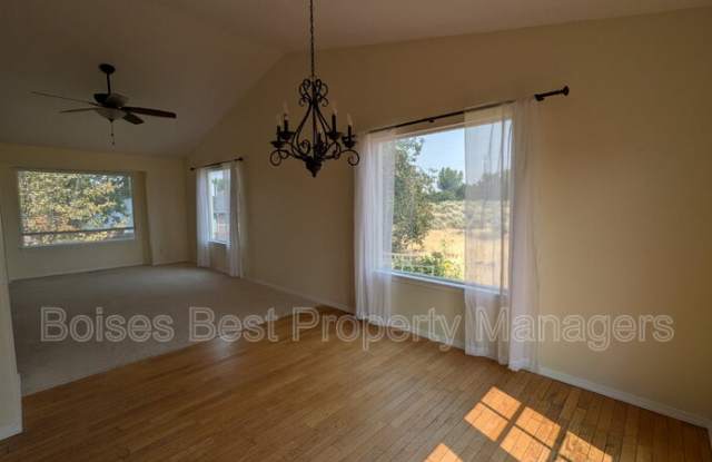5734 South Hollyhock Place Gallery 4