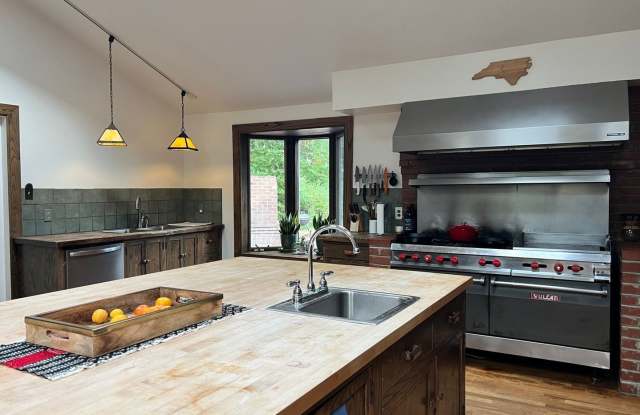 Modern Farmhouse on 6 Private Acres - Quiet  Peaceful photos photos