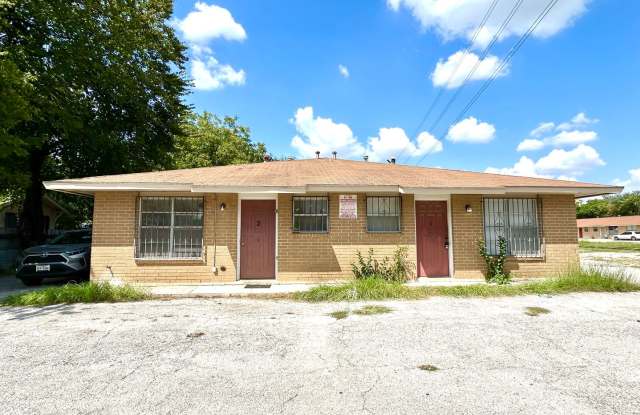 703 West Summit Ave photos photos