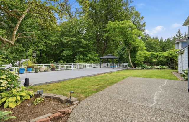 Beautiful 4 Bed 2.5 Bath Home in Renton Gallery 4