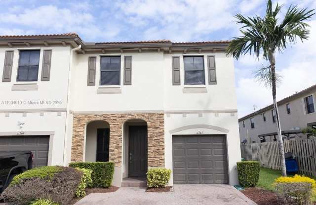 11765 SW 238th St - 11765 Southwest 238th Street, Princeton, FL 33032