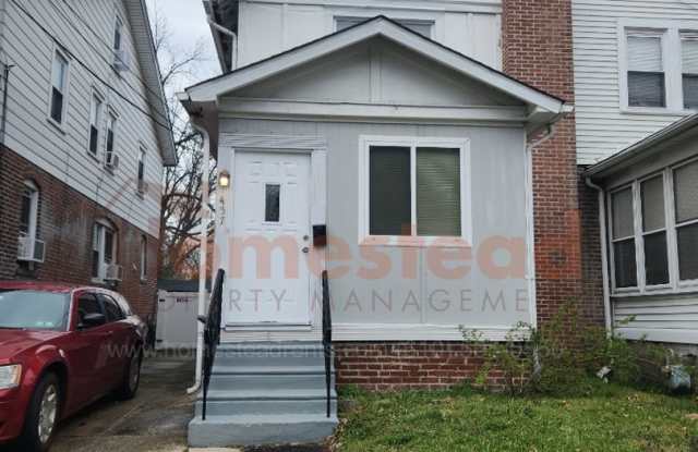 5 BEDROOM HOME FOR RENT IN COLLINGDALE! - 457 Macdade Boulevard, Collingdale, PA 19023