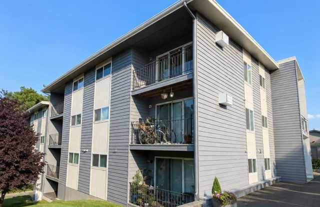 2BR/2BA across from EWU! Gallery 1