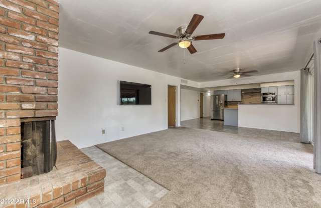 201 W Alameda Drive Gallery 4