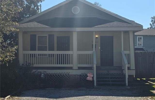 3042 MAIN Street photos photos