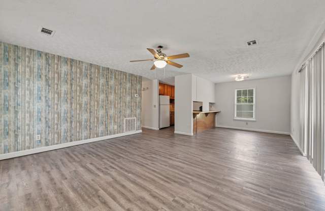 2501 Riverchase Crossing Northeast - 2503 Gallery 3
