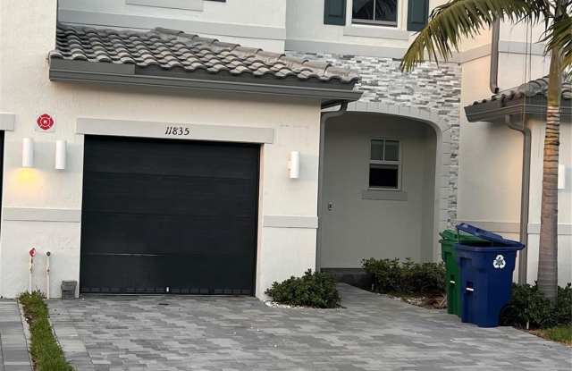 11835 NW 46th Street photos photos