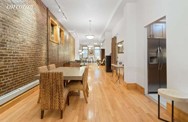 330 Pearl Street Gallery 4