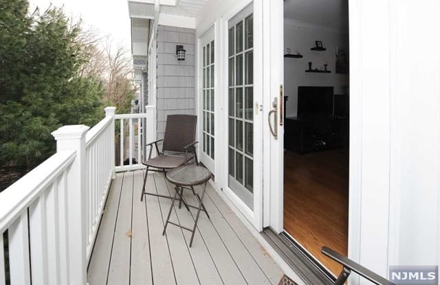 201-205 Franklin Avenue - 201 Franklin Ave, Midland Park, NJ 07432