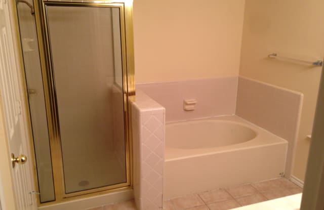 432 L Thompson St - 432 L Thompson Street, Cedar Hill, TX 75104