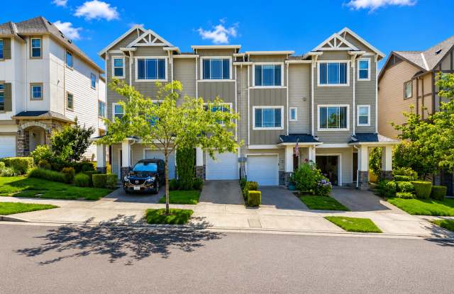Modern Bull Mountain Townhome with Two Private Suites, Clubhouse, Pool, Fitness Center & Modern Finishes photos photos