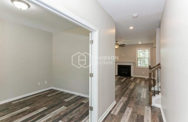 319 Lanier Court Gallery 4