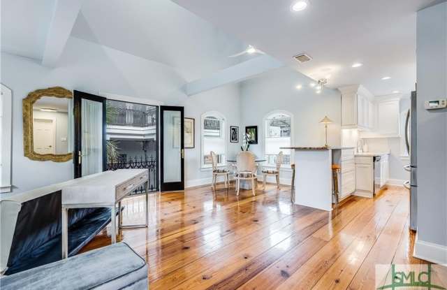 15 W 37th Street Gallery 4