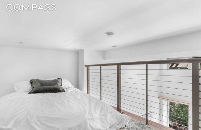 148 East 19th Street Gallery 4