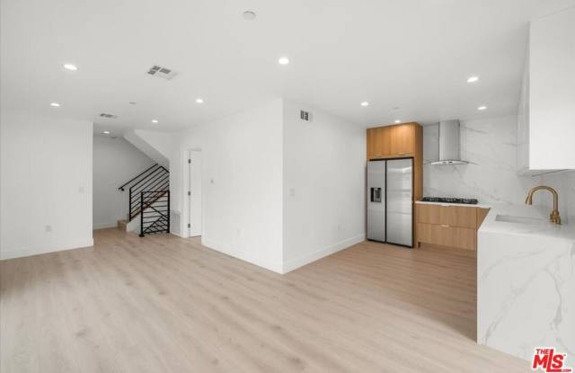 4922 S Centinela Ave photos photos