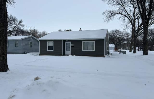 1601 9th St N photos photos