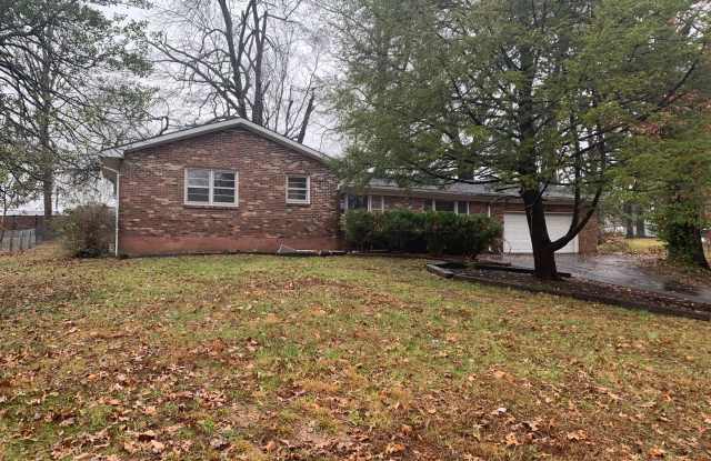 Spacious  Pet-Friendly 4BR Home in Prime Elizabethtown Location! photos photos