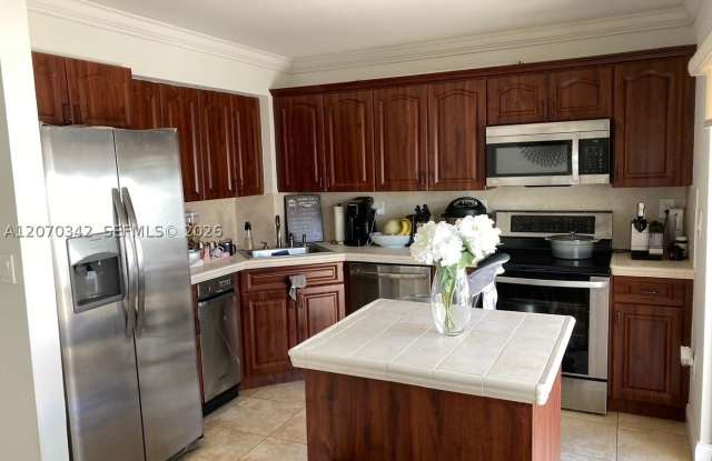 10093 SW 77th Ct Gallery 4
