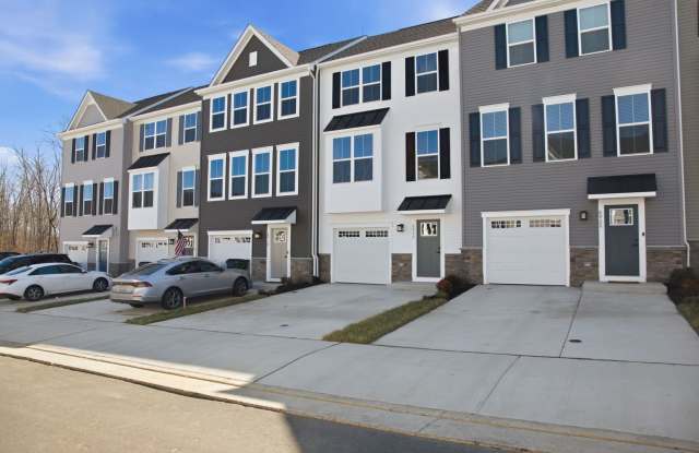 This home presents a harmonious blend of elegance, flexibility, and modern convenience within a welcoming community setting. photos photos