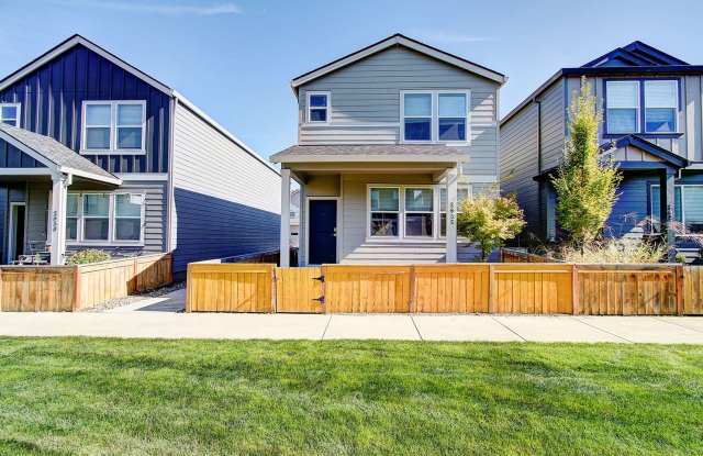 Charming 4 bd 2.5 ba Special! $500 Off October Rent! Gallery 4