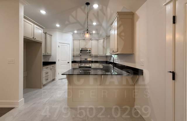 Bella Vista Single-Family Home- 2 Bed/ 2 Bath with Hobby Room- Well-Designed Huntley Plan Gallery 3