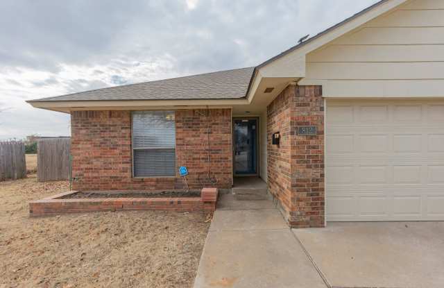 Quiet Home on Cul De Sac in Moore Schools photos photos