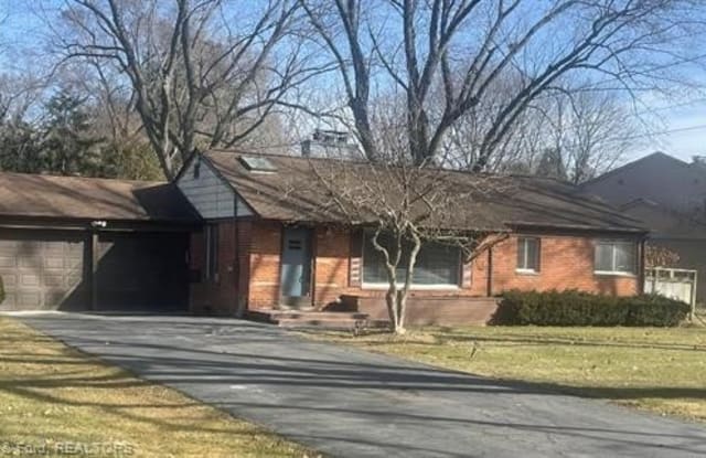 6130 MIDDLE LAKE Road - 6130 Middle Lake Road, Village of Clarkston, MI 48346