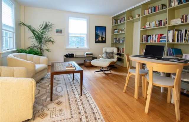 1032 Penfield Road Gallery 4