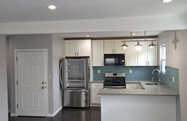173 Washington Street - 2 photos photos