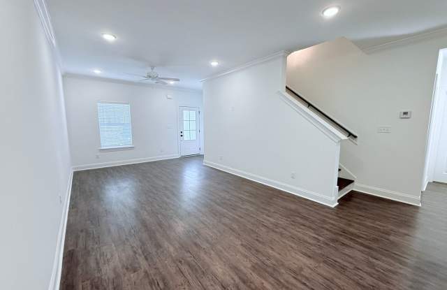 624 Cottage Grove Circle Gallery 3