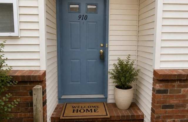 910 Reed Ct Gallery 1