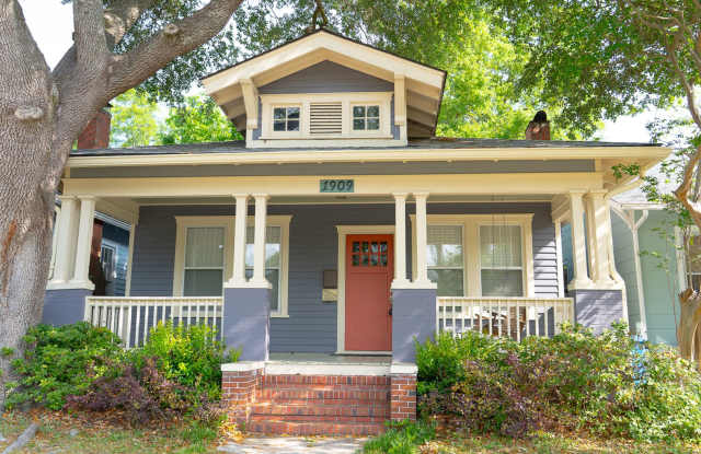 Historic Home with a Modern Touch photos photos