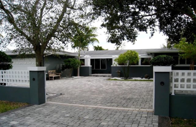 10301 SW 58th Ct - 10301 Southwest 58th Court, Pinecrest, FL 33156