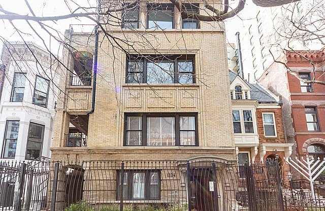 1234 N DEARBORN Parkway photos photos