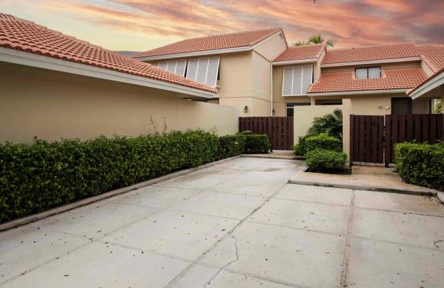 129 SW Old Meadow Way - 129 Old Meadow Way, Palm Beach Gardens, FL 33418