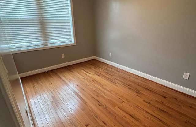 1141 OWEN Place NE Gallery 3