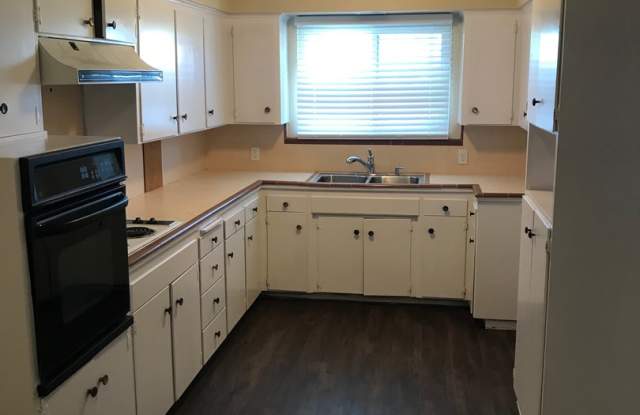 Clovis home for rent. - 445 West San Gabriel Avenue, Clovis, CA 93612