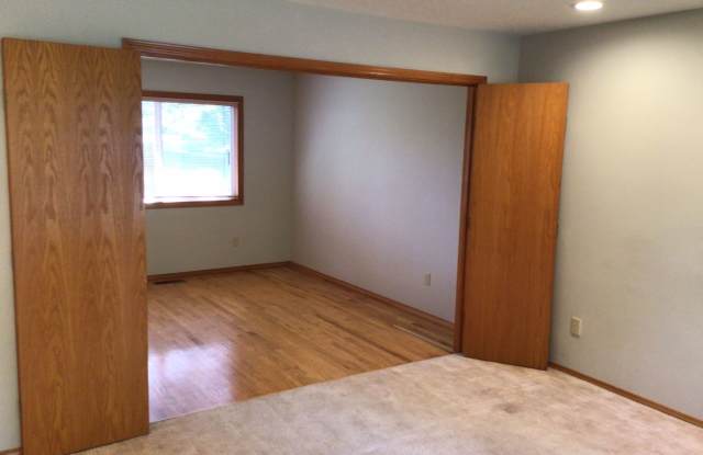 Beautiful 4BD Home in Countryside Woods Neighborhood Gallery 4