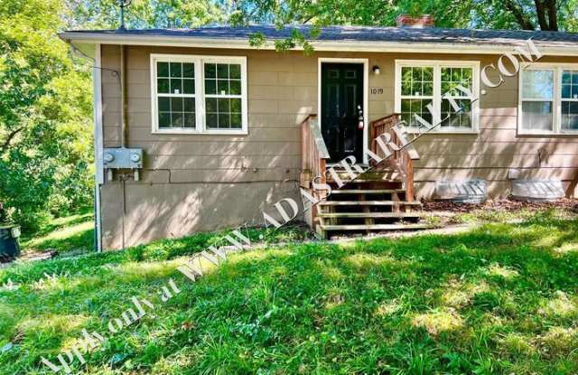 1019 South Glenwood Avenue - 1019 South Glenwood Avenue, Independence, MO 64053