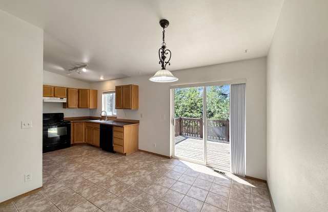 2565 North Stagecoach Drive Gallery 3