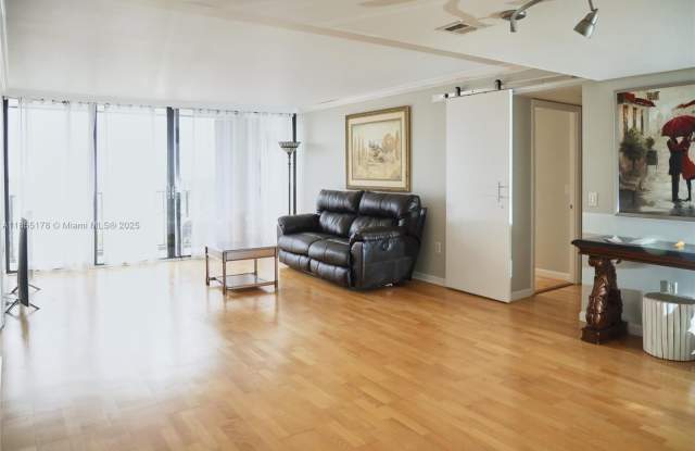 5600 N Flagler Dr photos photos