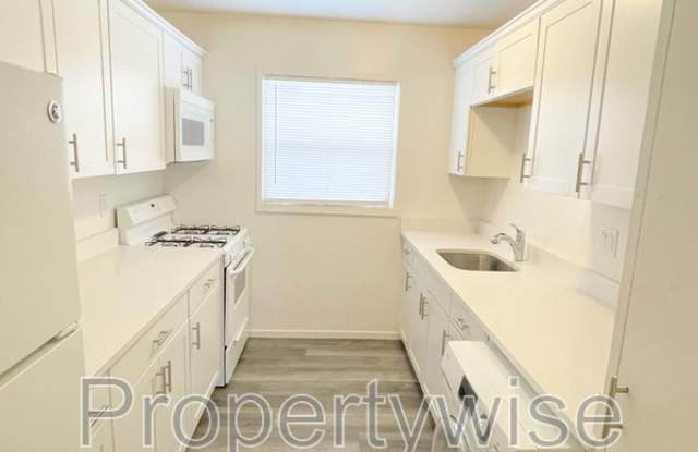 1094 W 1520 N photos photos
