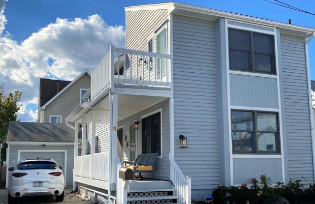4 S Iroquois Ave - 4 South Iroquois Avenue, Margate City, NJ 08402