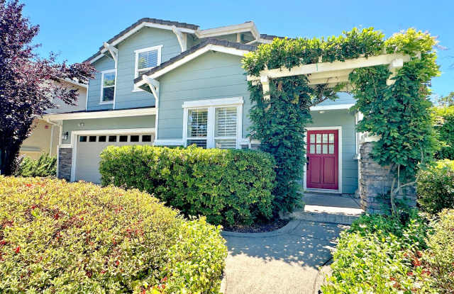Large 5bd/3ba 3500sqft Home in Hamilton, Novato Gallery 1